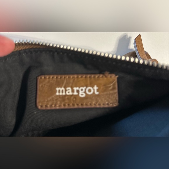 MARGOT Cognac Genuine Leather Card Case Wristlet Wallet Zipper Closure - Picture 6 of 12